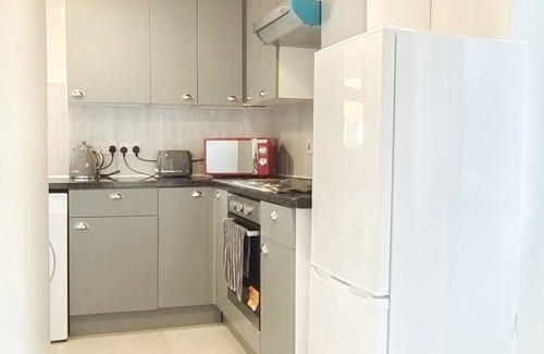 Brent House | Pearl Garden in Wembley. Cosy 3 Bedrooms and 2 Bathrooms With Larger Garden