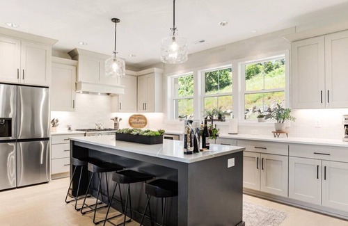 Dundee Villa | Pearl of the Valley: Opulent Living in the True Gem of Oregon`s Wine Country