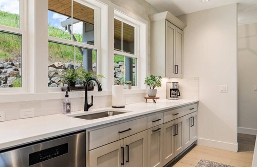 Dundee Villa | Pearl of the Valley: Opulent Living in the True Gem of Oregon`s Wine Country