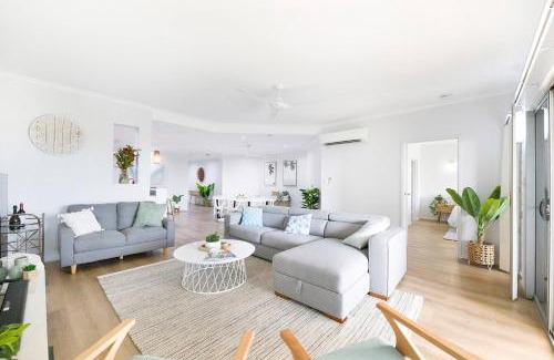 Nightcliff Apartment | 'Pearl Paradise' A Tropical Oasis with Ocean Views