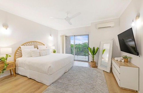 Nightcliff Apartment | 'Pearl Paradise' A Tropical Oasis with Ocean Views