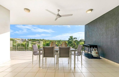 Nightcliff Apartment | 'Pearl Paradise' A Tropical Oasis with Ocean Views