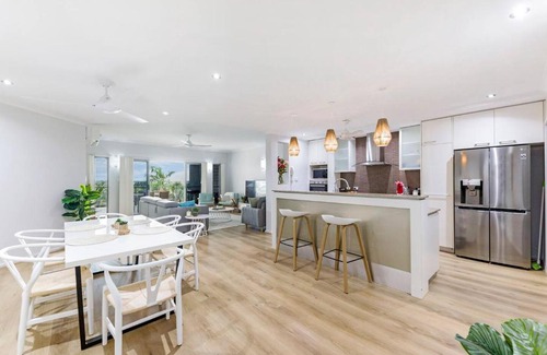 Nightcliff Apartment | 'Pearl Paradise' A Tropical Oasis with Ocean Views