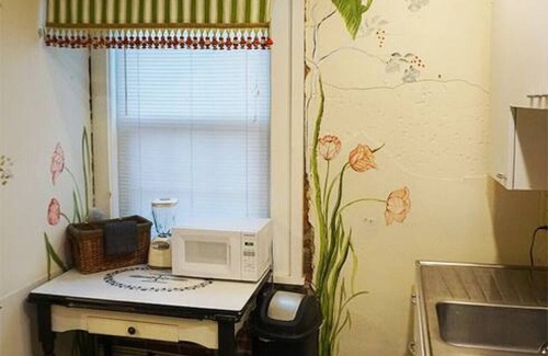 Coshocton Apartment | Pearl's Place in heart of Historic Roscoe Village