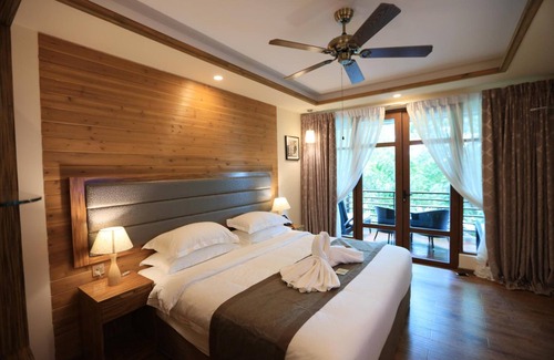 Huraa Hotel | Pearl Sands of Maldives