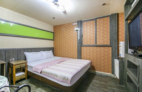 Jinju Hotel | Pearl Veronica Self Check-in Motel