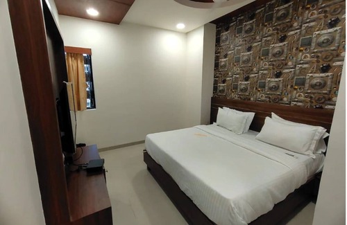 Ahmedabad Hotel | Pearl Villla Hotel