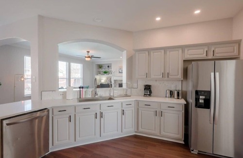 South Arlington House | Pearl White Dream Home With Private Pool & Theatre