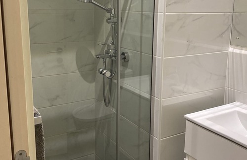 Labadi Apartment | Pearls Luxury and Comfy Studio @ embassy Gardens