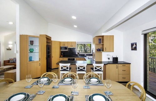 Pearl Beach House | Pearlside - Airconditioned, Pet Friendly & WIFI