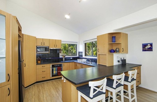 Pearl Beach House | Pearlside - Airconditioned, Pet Friendly & WIFI