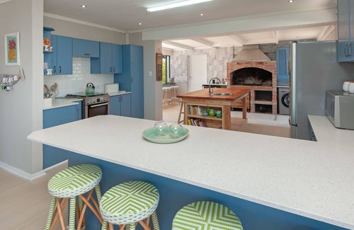 Pearly Beach House | Pearly Beach House - Four Bedroom House, Sleeps 8