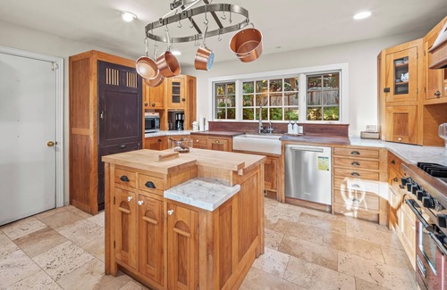 Del Monte Forest House | Pebble beach secret golfers retreat with hot tub and gym LX92