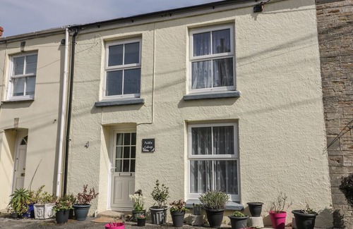 Tywardreath Cottage | Pebble Cottage in Par