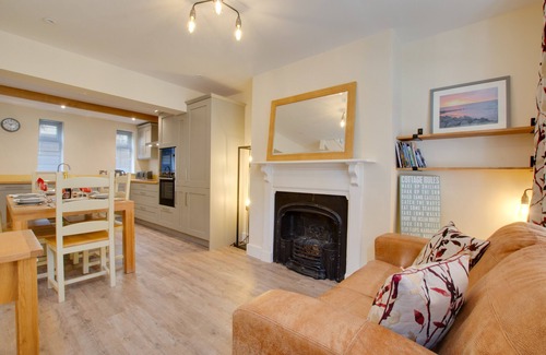 Sheringham House | Pebble Cottage - Three Bedroom House, Sleeps 5