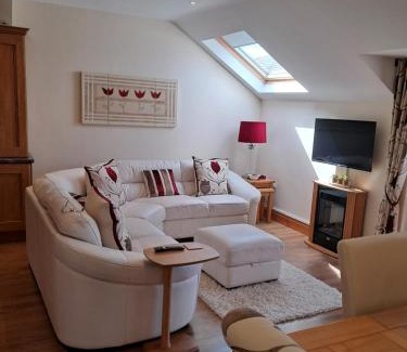 Newcastle Apartment | Pebble Creek Apartment