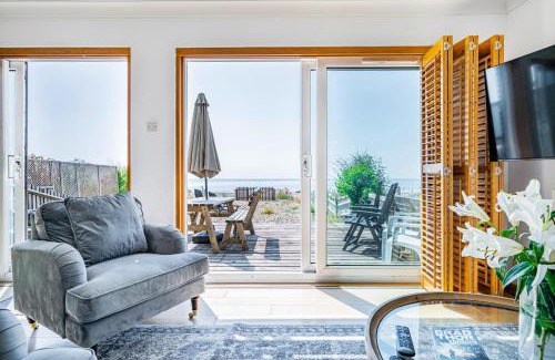 Pevensey Villa | Pebble Paradise Beachfront Family Getaway