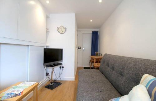 Seaford Apartment | Pebbles Apartment By Air Premier