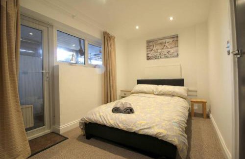 Seaford Apartment | Pebbles Apartment By Air Premier