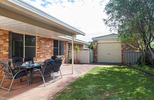 Fingal Bay House | Pebbles By The Beach, 1/14 Pebble Parade - home away from home