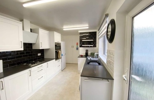 Weymouth House | Pebbles Family Holiday Home Weymouth Dorset - 2 mins walk to sea/Jurassic coast