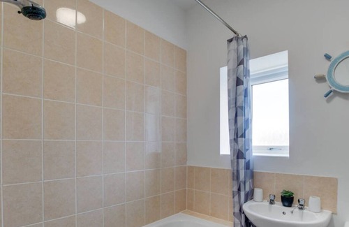Dinas Dinlle Apartment | Pebbles in Dinas Dinlle