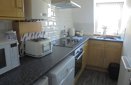 Eastbourne City Centre Apartment | Pebbles. The Beach House, apartment in central Eastbourne with private parking