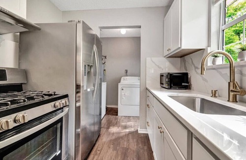 Nacogdoches House | Pecan Park Cottage -nClose to SFA + Downtown NAC