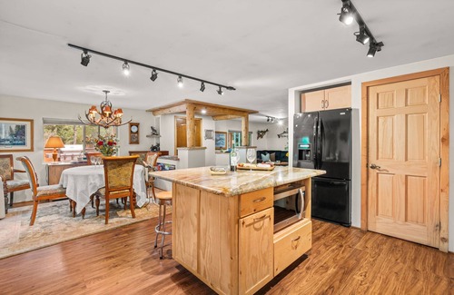 Canoncito Cabin | Pecos River Retreat with a Hot Tub