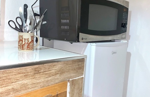 Pedernales Apartment | Pedernales studio apartment with WiFi, AC, Unique