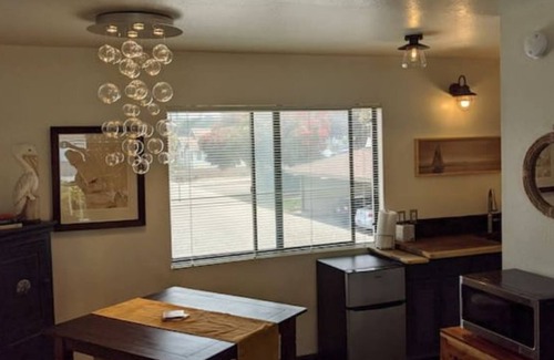 Morro Bay Apartment | PEEK BAY/OCEAN VIEWS! WALK TO ALL!-500 sq.ft. King bed, full bath, Dog Friendly!