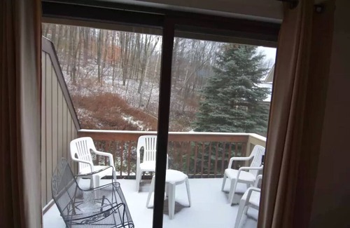 Clymer Condo | Peek' n Peak, Camelot Loft Condo, Clymer, NY, 250 Yards to Chair 8, Sleeps 14