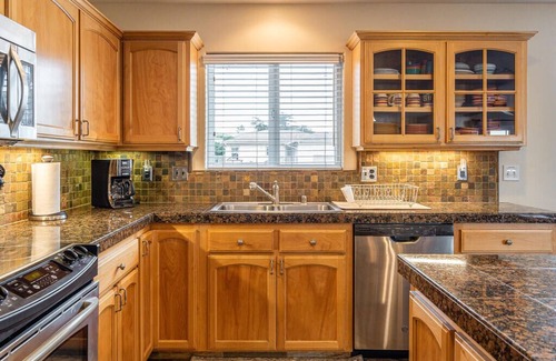 Morro Bay House | Peek Ocean View Condo, Located Downtown Morro Bay - 30 night minimum