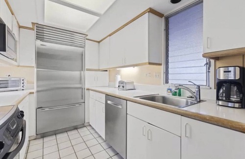 Kaanapali Apartment | Peekaboo Ocean View 1 br Gem