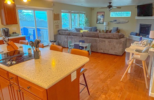 Brookings House | Peeks of Ocean in this spacious 2700sqft home. Great for families,Big game room!