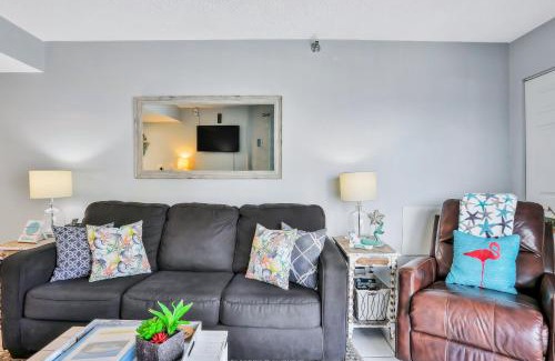 Daytona Beach Shores Apartment | Peer at the Pier