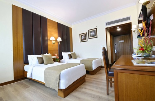 Dharmatala Hotel | Peerless Hotel Kolkata