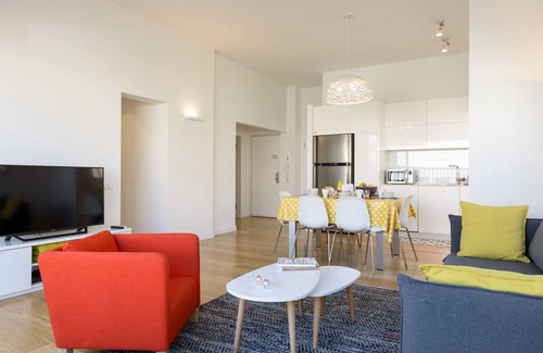 Tel Aviv City Center Apartment | Peerless location! Parking - FRISHMAN/DIZENGOFF