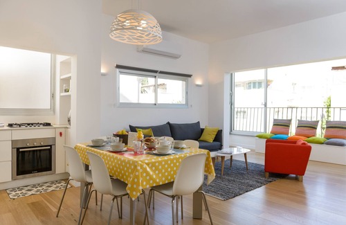 Tel Aviv City Center Apartment | Peerless location! Parking - FRISHMAN/DIZENGOFF