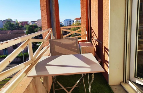 Blagnac Apartment | PEGASE - Appartement chaleureux avec pkg privé.