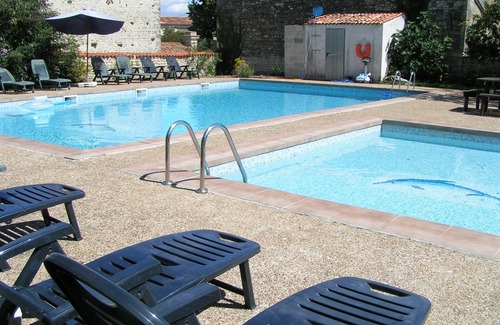Villeneuve-la-Comtesse House | Pegasus Les Constelleations