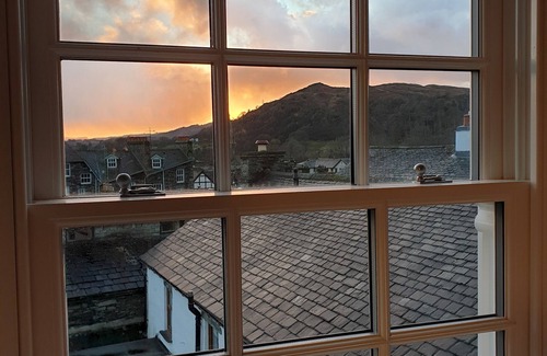 Ambleside House | Peggy Hill Cottage - Two Bedroom House, Sleeps 4