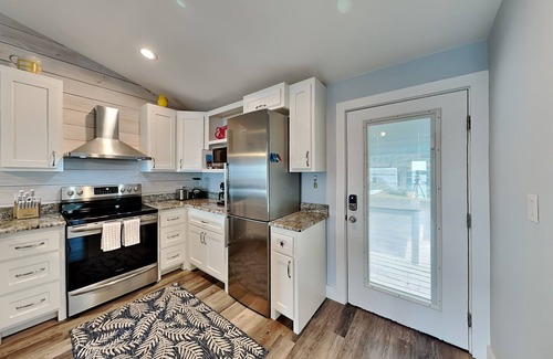 Key Allegro Condo | Pelican B'Reef | Serene Waterfront Condo + Access to Pool & Dock