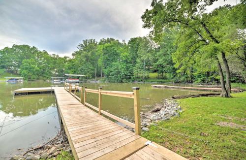 Cadiz House | Pelican Bay Retreat on Lake Barkley with Kayaks!