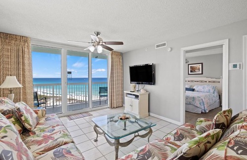 Destin Apartment | Pelican Beach 1418 by Pelican Beach Management