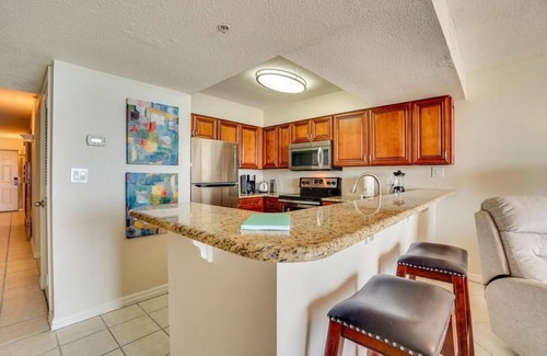 Destin Condo | Pelican Beach Resort, Beachfront 7th floor , White Beach, Pool, WiFi, Netflix