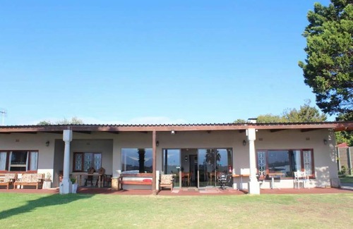 Grassy Park Villa | Pelican Christian Lodge