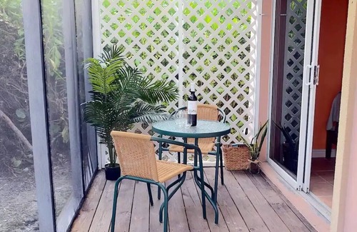 Leeward Settlement House | Pelican Cottage - Bikes Included!