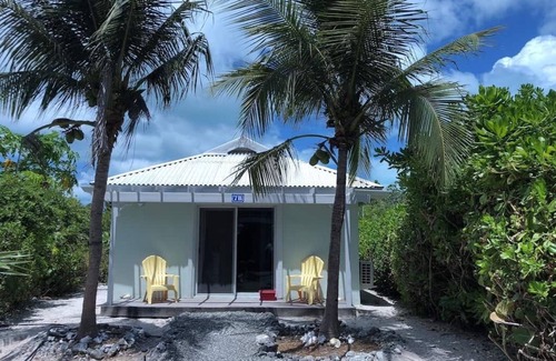 Leeward Settlement House | Pelican Cottage - Bikes Included!