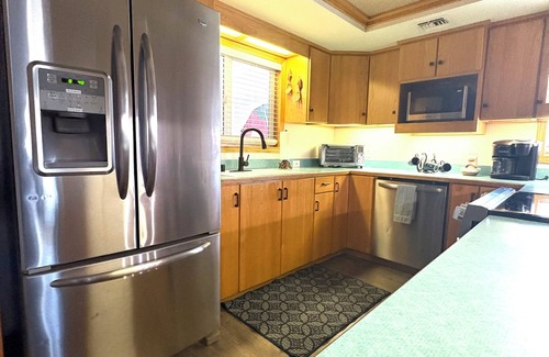 Brookings House | Pelican Cottage ~ Close to Brookings and Crescent City. Great for large groups